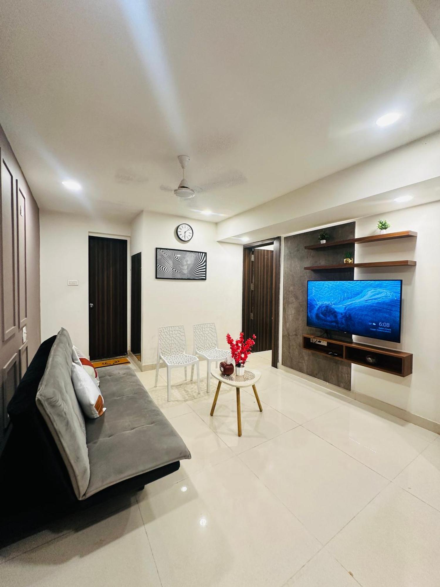 Goa Junction - Spacious 1Bhk Apartments In Vagator With Pool Access Ngoại thất bức ảnh