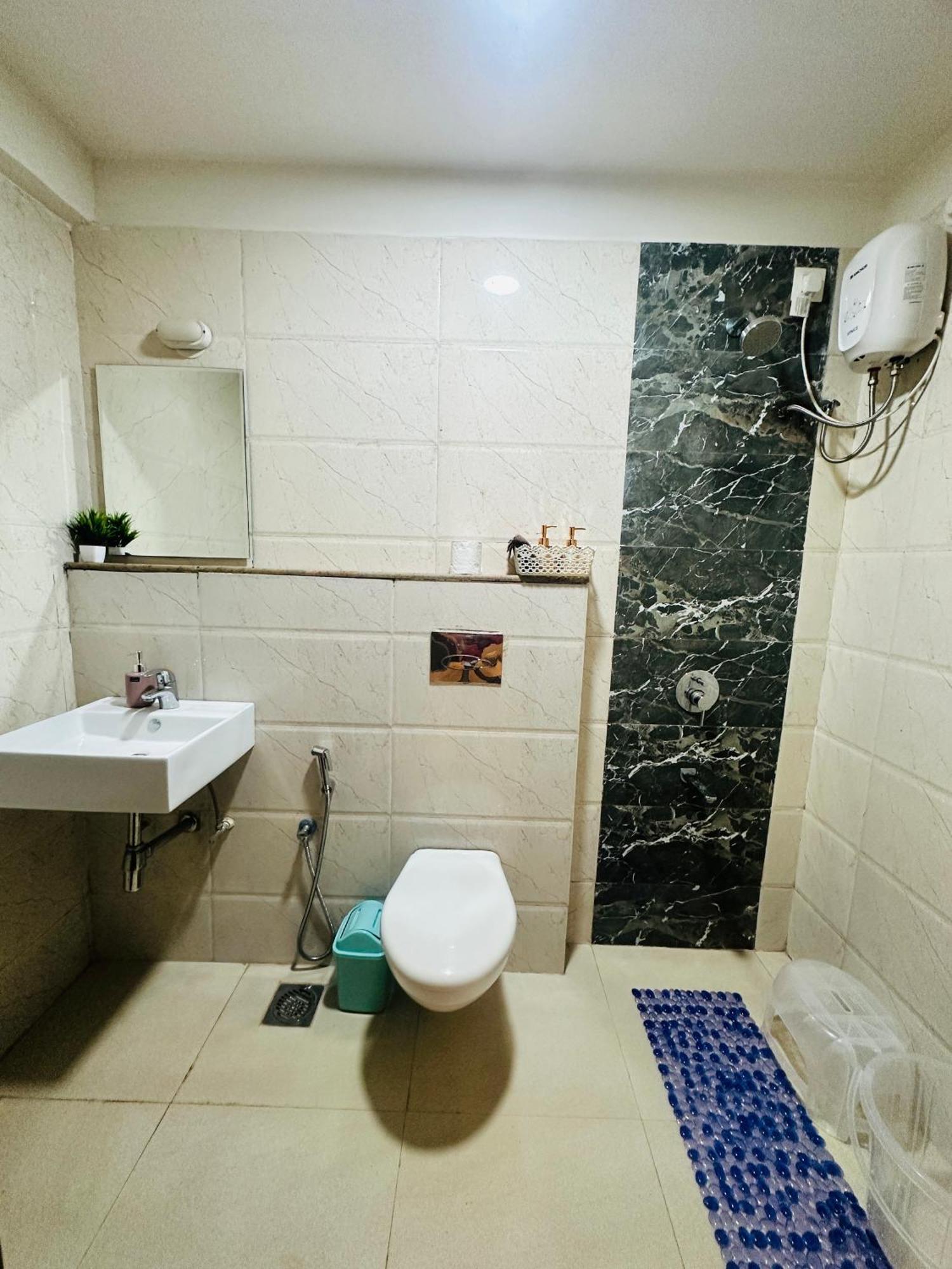 Goa Junction - Spacious 1Bhk Apartments In Vagator With Pool Access Ngoại thất bức ảnh